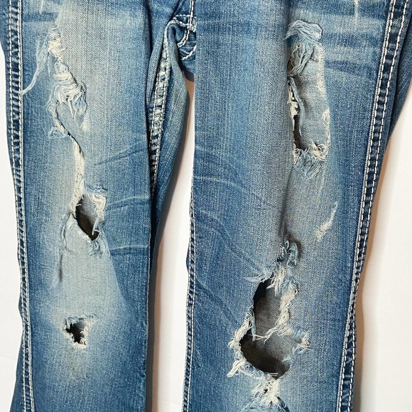 Silver Jeans, distressed jeans, flare bottom jeans, medium wash distressed jeans - Picture 5 of 12